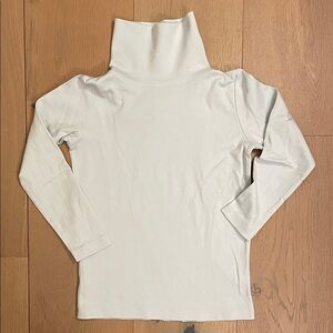 The Beaufort Bonnet Company light blue turtleneck, size 6